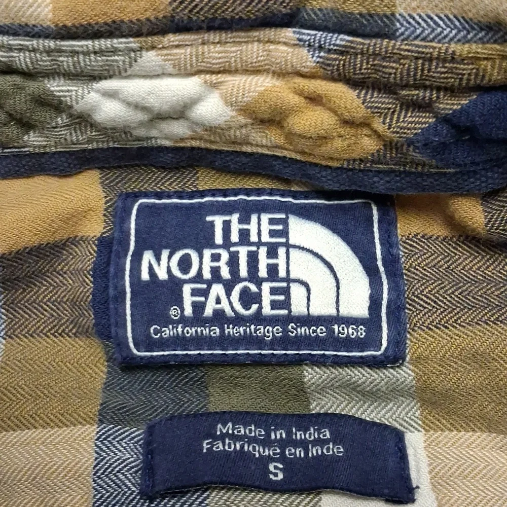 Mens The North Face Plaid Button Down Long Sleeve Shirt‎